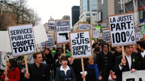 Humour: Manifestation de droite. Montréal, 2012. (Photo: André Querry)