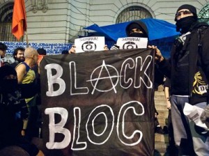 Black blocs (Photo: inconnu)