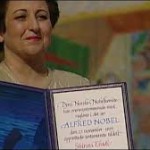 Shirin Ebadi recevant le prix Nobel. (Photo: auteur inconnu)