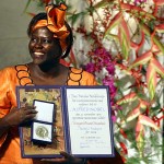 Wangari Maathai est la première femme africaine à recevoir le Nobel de la Paix. (Photo: Pressens Bild AB)