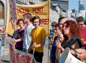 Manifestation contre le recrutement militaire dans les écoles. (Photo: Pierre-Luc Daoust)