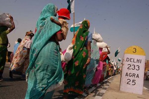 Femmes en marche vers Delhi, Janadesh 2007, Inde. (Photo: Ekta Parishad)