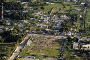 Dommages causés par le tremblement de terre à Port-au-Prince, Haiti, 13 janvier 2010. (Photo: domaine public)