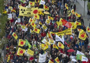 Des dizaines de milliers de manifestants contre le nucléaire, à Berlin le 18 septembre 2010. (Photo: Gero Breloer)