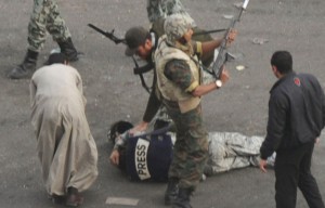 Répression policière, 2 février 2011. (Photo: inconnu)