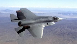 Le gouvernement Harper a l’intention d’acheter 65 avions de chasse F-35 JSF : un contrat sans appel d’offres de 9 milliards de dollars. (Photo : La Presse Canadienne /Northrop Grumman)