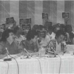 "Mon logement n'est pas à vendre": Lecture du mémoire du FRAPU en commission parlementaire le 17 août 1987. (Photo: Ross Peterson)