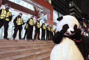 Anarchopanda, masquotte non-officielle du printemps érable, 2012. (Photo: inconnu)