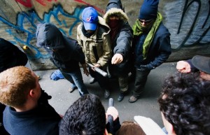 Gang de rue. (Photo: Annik MH De Carufel)