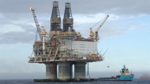 La plate-forme Hibernia, installée dans la zone extracôtière de Terre-Neuve. (Photo: Pêche et océan Canada)